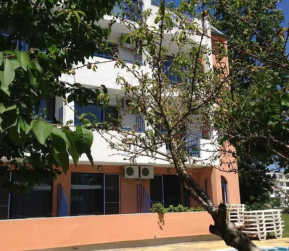 阿斯特拉酒店 3* 阳光海滩